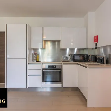 Sleeps 6 - Central - Free Secure Parking - 2 Bath Reading Exterior photo