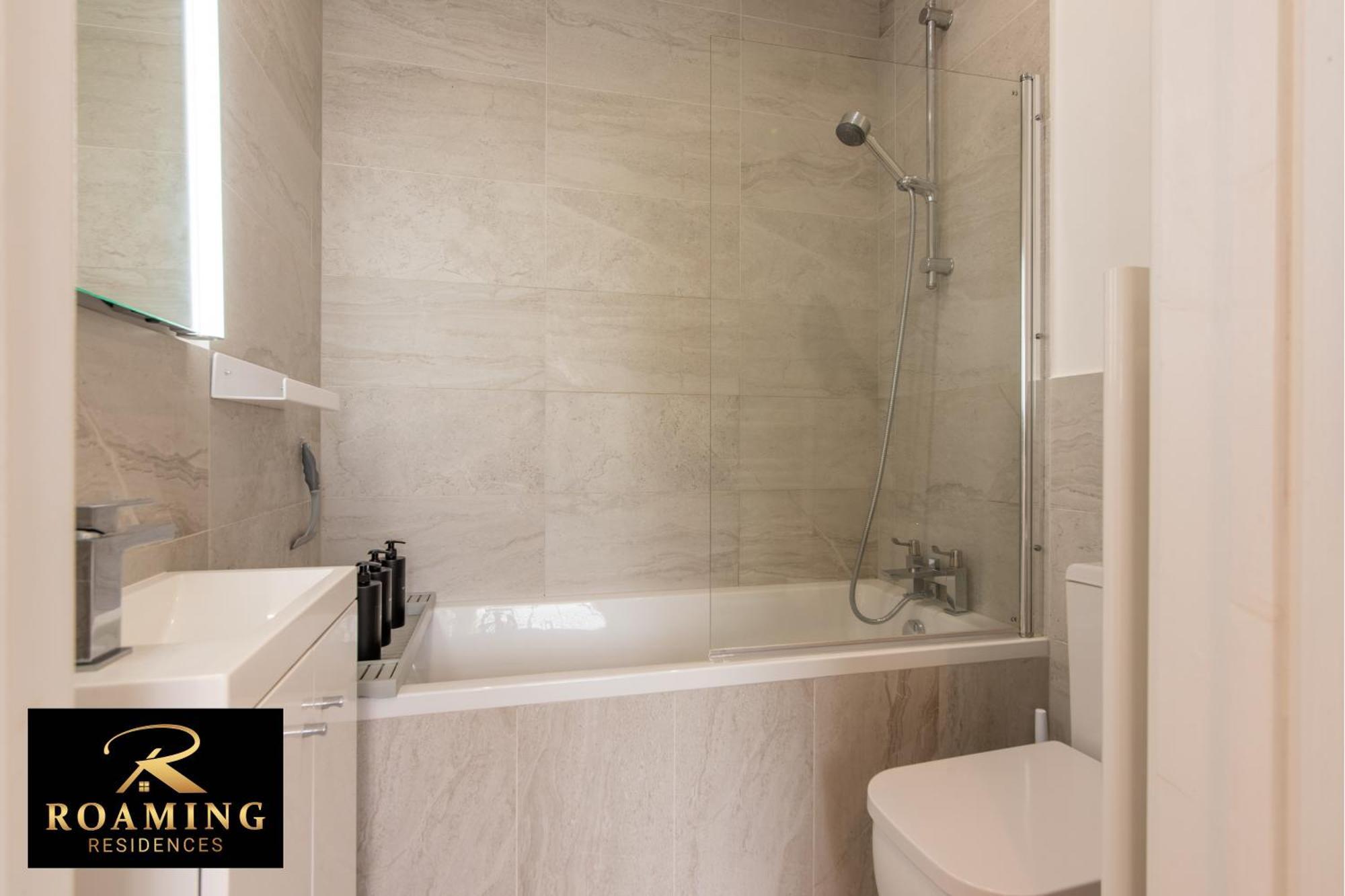 Appartement Sleeps 6 - - Free Secure Parking - 2 Bath Reading